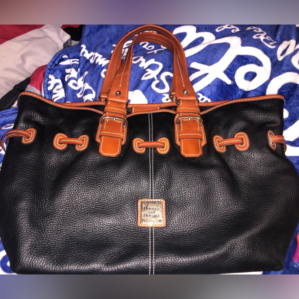 Dooney & Bourke shoulder purse